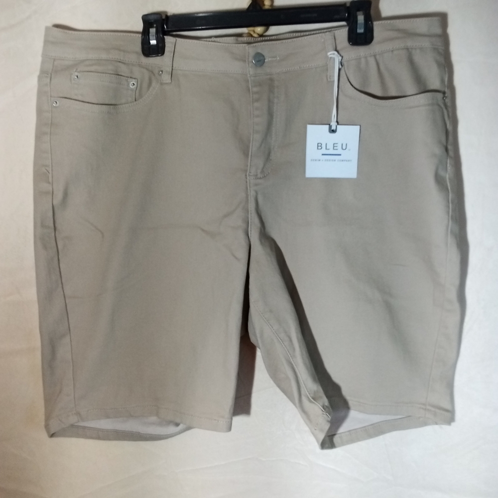 🐳Bleu women's shorts 22W beige